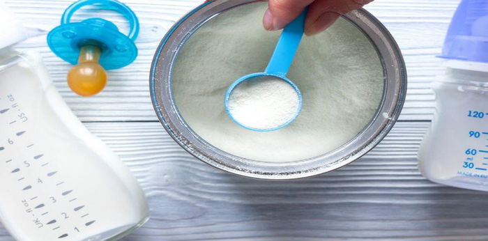 Berapa takaran susu formula yang tepat untuk bayi Anda?