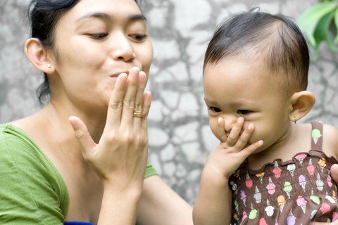 Anak terlambat bicara atau autisme, ini yang perlu Parents ketahui!