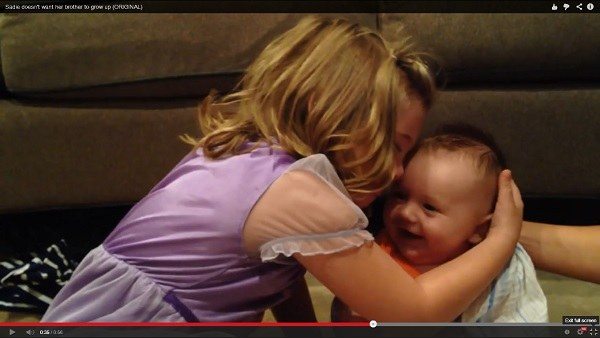 Video Lucu: Balita Ingin Adiknya Tetap Kecil