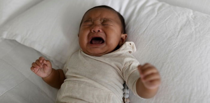 Waspada! Ini Bahaya Memberi Makanan pada Bayi Sebelum 6 Bulan