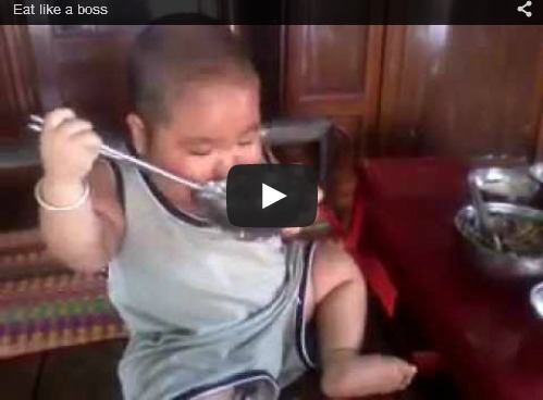 Video lucu: Anak Makan Seperti Bos