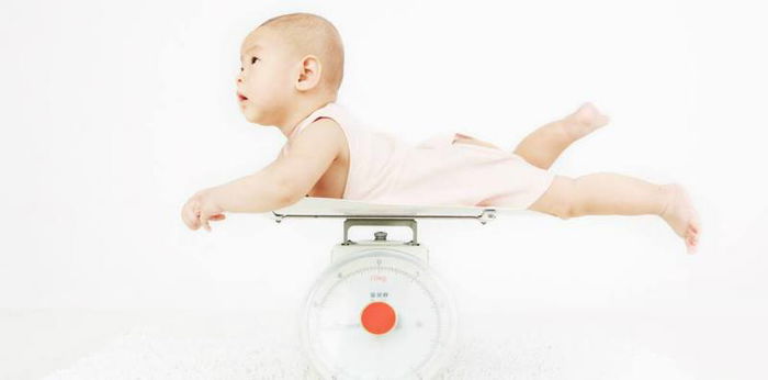 11 Cara Menaikkan Berat Badan Bayi dan Daftar Makanan yang Direkomendasikan