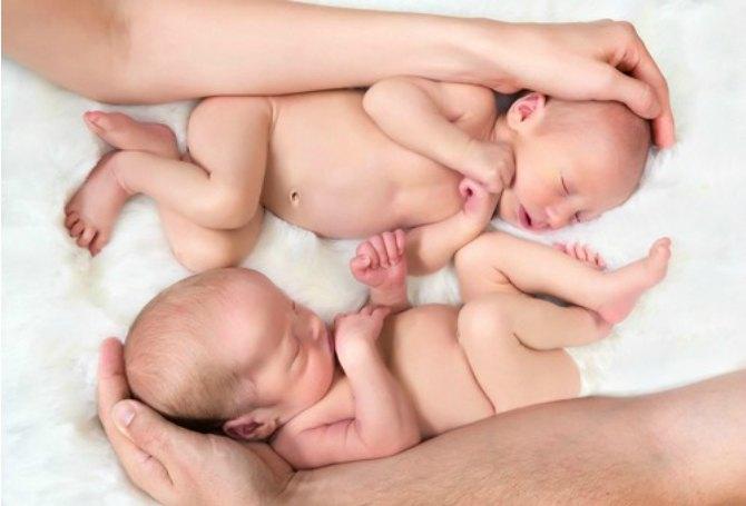Akibat Kelalaian Petugas Rumah Sakit, Seorang Ibu Menyusui Bayi Orang Lain
