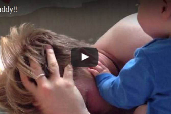 Video Bayi Lucu : Begini Lho Cara Bangunkan Ayah