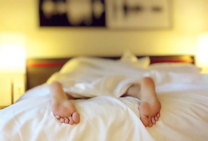 Penelitian: Perempuan butuh tidur lebih lama daripada laki-laki