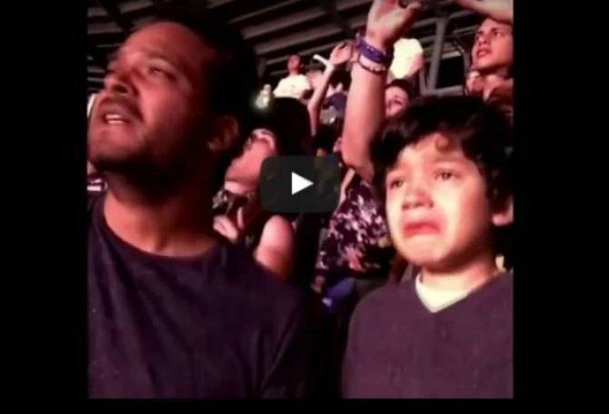 Ayah Ajak Anak Autis Nonton Coldplay, Sungguh Mengharukan