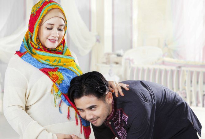 Berbedakah Kondisi Bayi Bila Ibu Puasa Saat Hamil?