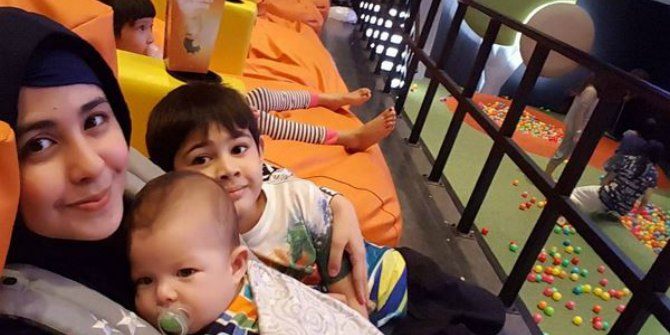 Inilah Komentar Risty Tagor Tentang Jadi Single Parent Saat Berlebaran