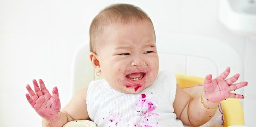 Menu dan Tips Memberi Makan Bayi Saat Tumbuh Gigi