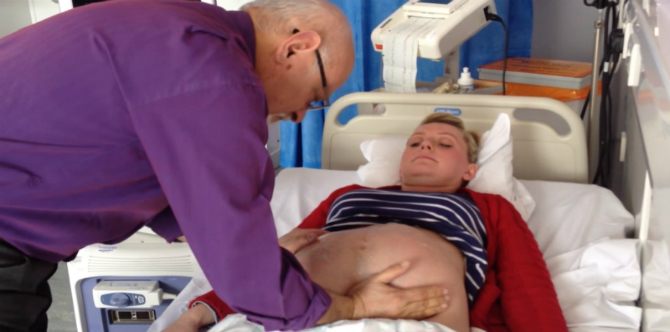 [Video] Dokter Ini Berhasil Mengubah Posisi Bayi Sungsang Hanya Dalam 2 Menit