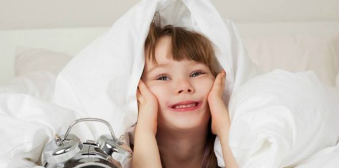 Anak balita sering bangun malam untuk minta makan? Ini penyebabnya