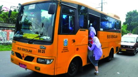 ini STANDAR FOTO diskriminasi agama islam dipukuli di Bis Anak 7 Tahun