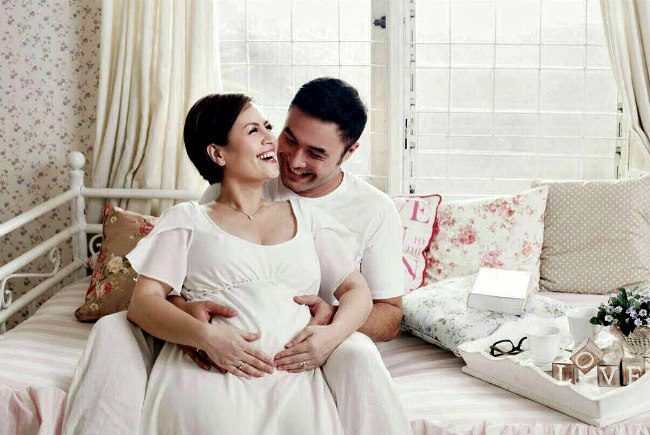 Bikin Iri, Romantisnya Surya Saputra Merawat Cynthia Lamusu yang Sedang Hamil