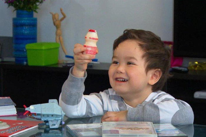 Usia Berapa Anak Boleh Minum Yakult (Minuman Probiotik)?