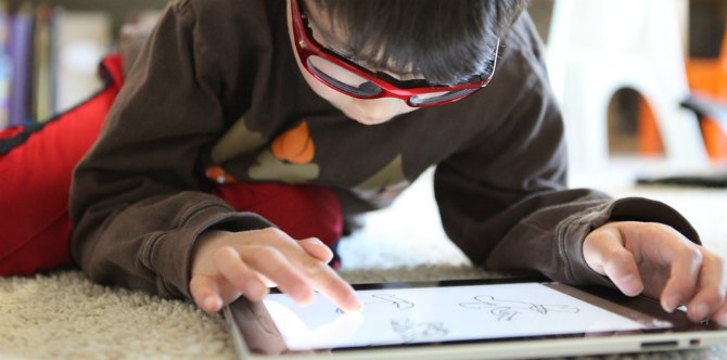 WHO: Iklan Makanan Cepat Saji pada Aplikasi Anak Memicu Obesitas Dini