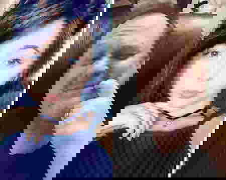 Ayah meniru pose selfie anak