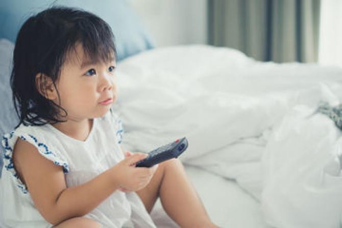 Penelitian: Terlalu Sering Menonton Televisi Menurunkan Tingkat Kesiapan Anak Masuk Sekolah TK