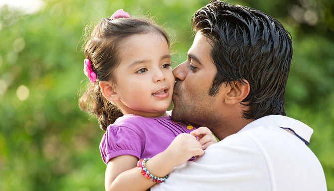 Ayah Lebih Perhatian Pada Anak Perempuan dibanding Anak Lelaki, Ini Fakta Ilmiahnya