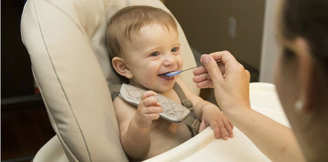 7 Jenis Makanan Bayi yang Baik dan Tidak Baik Dikonsumsi Menurut Dokter Anak