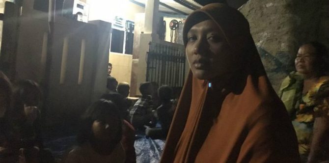 Suami Dibakar Hidup-hidup di Bekasi, Sang Istri Mencari Keadilan