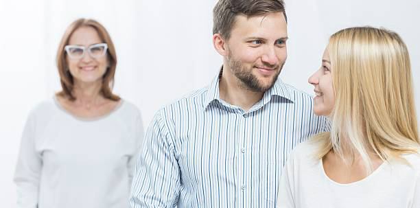 Belajar dari Kasus Ria Ricis, Ini 4 Alasan Penting Mendahulukan Pasangan Ketimbang Orang Tua