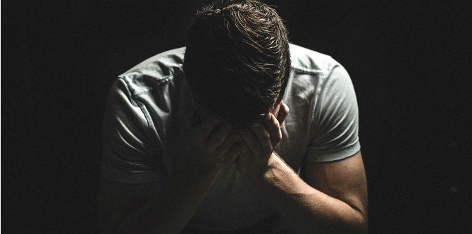 Kisah Depresi Seorang Ayah, "Sejak istriku melahirkan, aku mulai berpikir untuk bunuh diri."