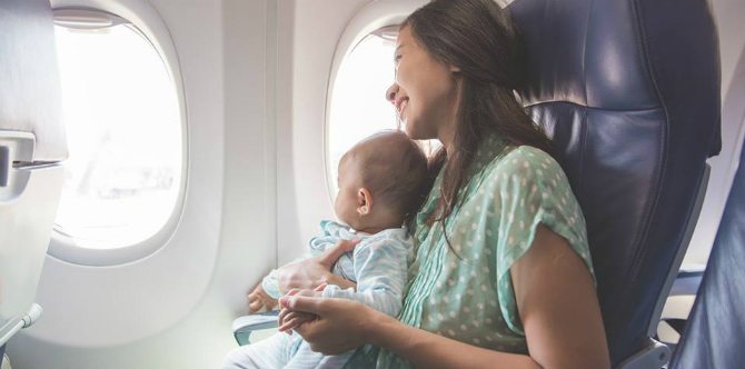 6 Tips mengganti popok bayi di pesawat. Begini caranya tanpa mengganggu penumpang lain