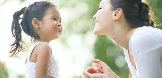 Ajarkan anak sopan santun dengan 3 cara terbaik berikut ini!