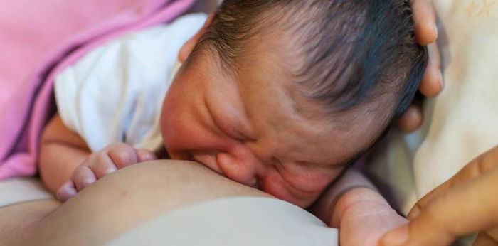 5 Makanan yang Harus Dihindari Ibu Menyusui agar Bayi Tidak Mencret atau Alergi