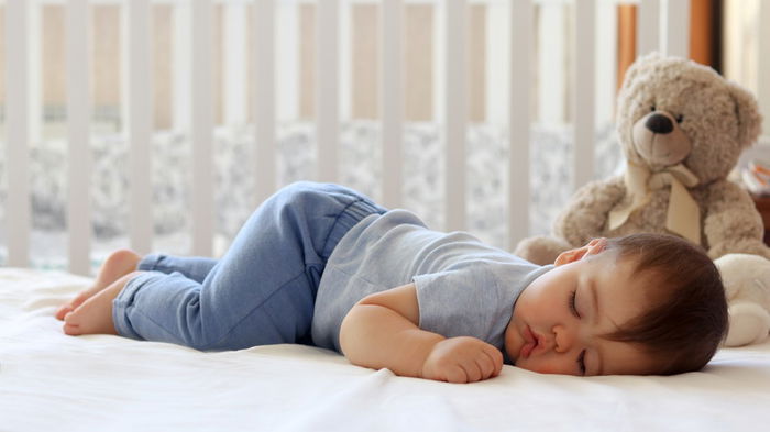 Bayi nungging katanya mau punya adik? Ini lho alasan sebenarnya