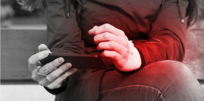 8 Cedera serius yang bisa terjadi akibat terlalu sering main gadget