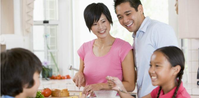 Mindful Parenting : Pentingnya perhatian orangtua untuk menjadikan anak bahagia