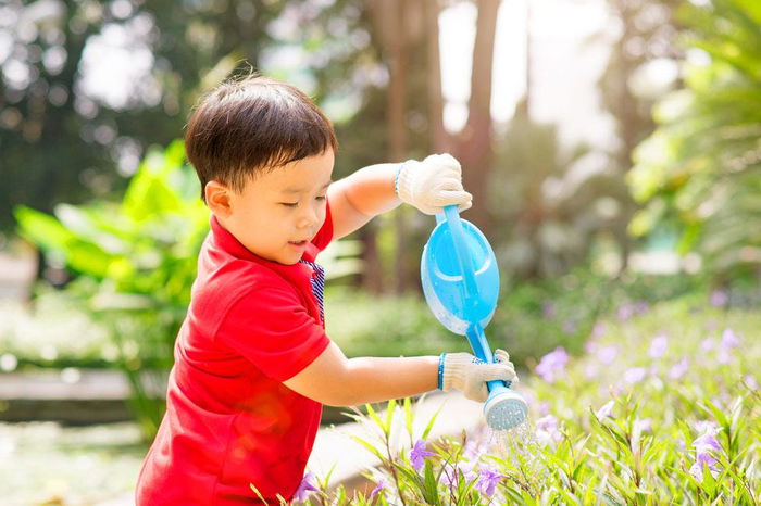 Ingin anak percaya diri di depan umum? Ini 5 hal yang bisa Parents terapkan!
