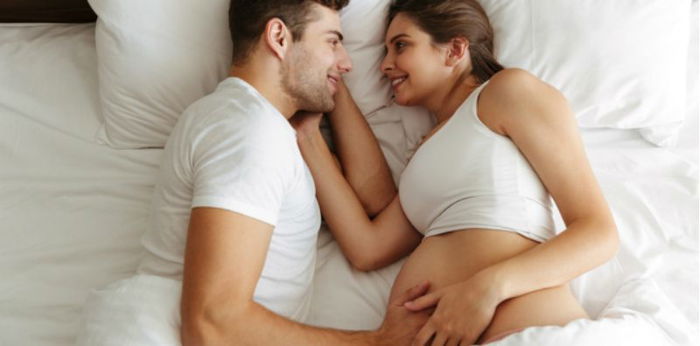 9 Posisi bercinta tiap trimester agar ibu hamil mudah capai orgasme