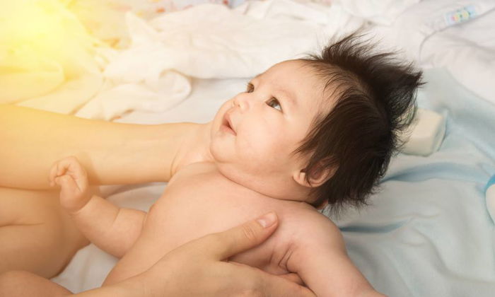 5 Langkah mudah lakukan baby spa di rumah, Bunda wajib tahu manfaatnya