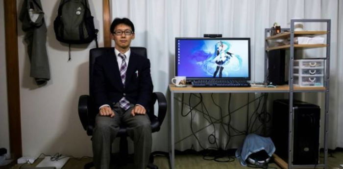 Pernikahan Unik di Jepang, Pria Ini Habiskan 250jt untuk Menikahi Hologram