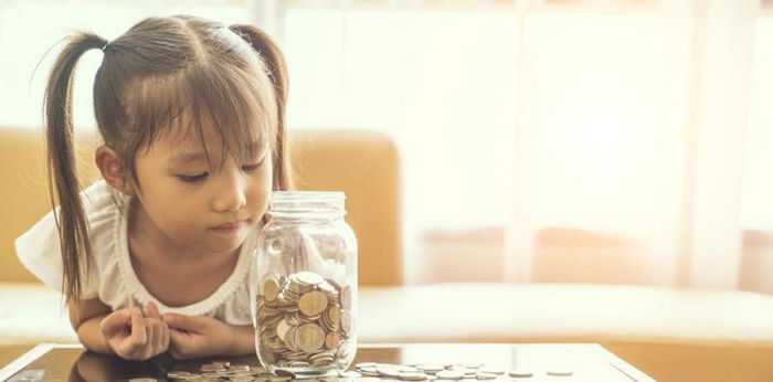 5 Cara Mudah Ajarkan Anak Menabung Sejak Dini, Parents Sudah Coba?