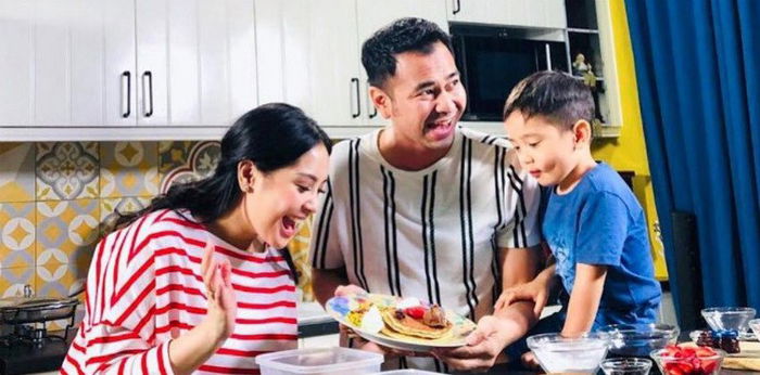 Beragam resolusi 2019 dari para selebritis tanah air, apa saja rencana mereka?