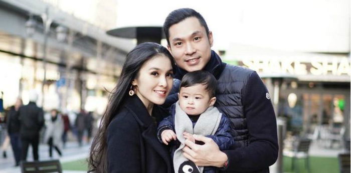 Sandra Dewi dan Harvey Moeis rayakan ultah anak mereka di Disneyland