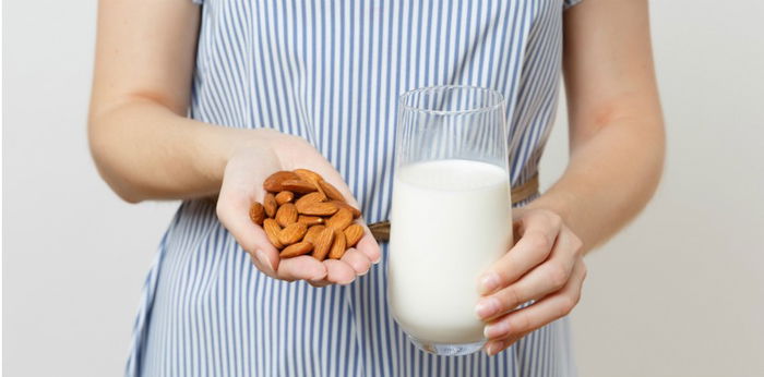 Amankah Minum Susu Almond saat Hamil? Ini Manfaat dan Risikonya!