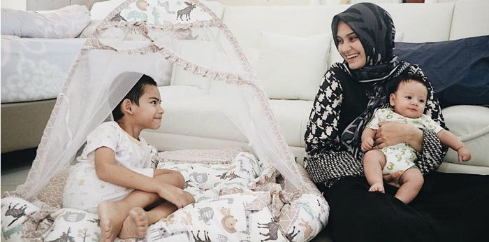 Zee Zee Shahab sukses merawat kedua anak prematur, ini 5 rekomendasi caranya!