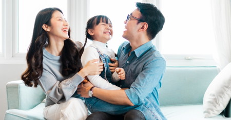 5 Tanda Anak Merasa Bahagia, Salah Satunya Sering Menggambar!