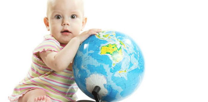 Kapan usia terbaik ajarkan anak bahasa asing? Simak panduan ini, Parents!