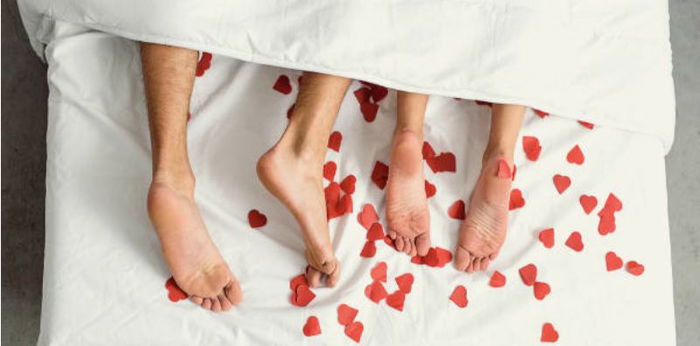 Berbahayakah hubungan intim saat menstruasi? begini penjelasannya!