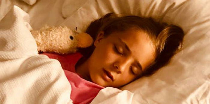 4 Metode melatih anak tidur sendiri, Parents wajib coba!
