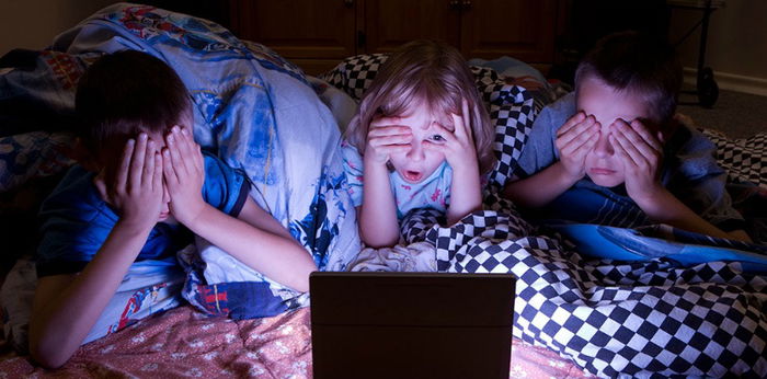 Orang Tua Bawa Balita Nonton Siksa Kubur, Ini Efeknya untuk Anak