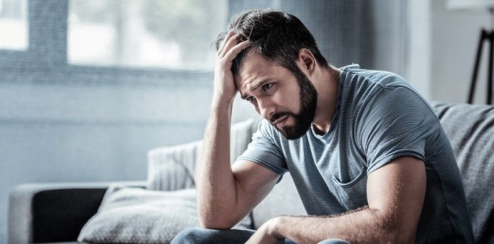 Suami mengalami depresi? Lakukan 5 cara ini untuk membantunya!