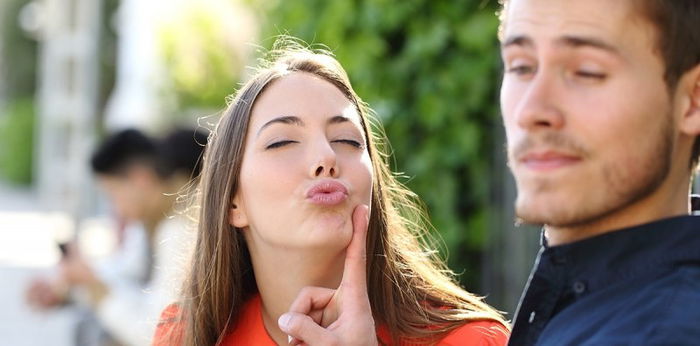 Suami Sering Menolak Ajakan Bercinta? Ini 9 Hal yang Menjadi Penyebabnya