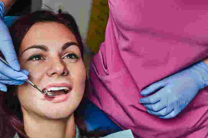 Is it dangerous for pregnant women to wear braces? Here are the disadvantages and benefits.