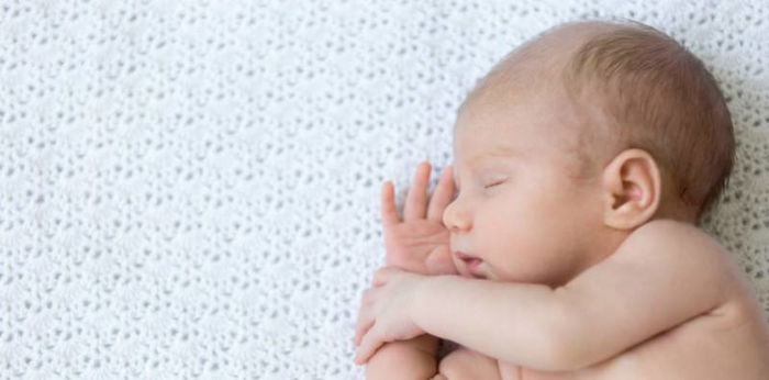 Benarkah bayi sudah bisa mendengar sejak dalam kandungan?